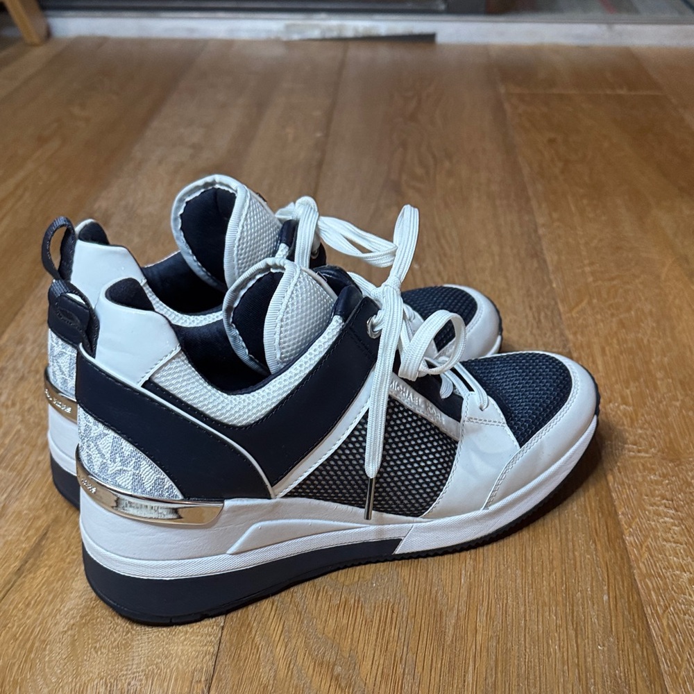 Michael Kors Navy and White Sneakers. Size 9.5 - Picture 2 of 5